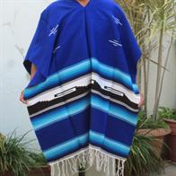 Poncho do México com cor base azul. Poncho para festas.