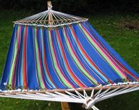 Rede de tecido azul mexicano com cabo de madeira arredondado de 140 cm.